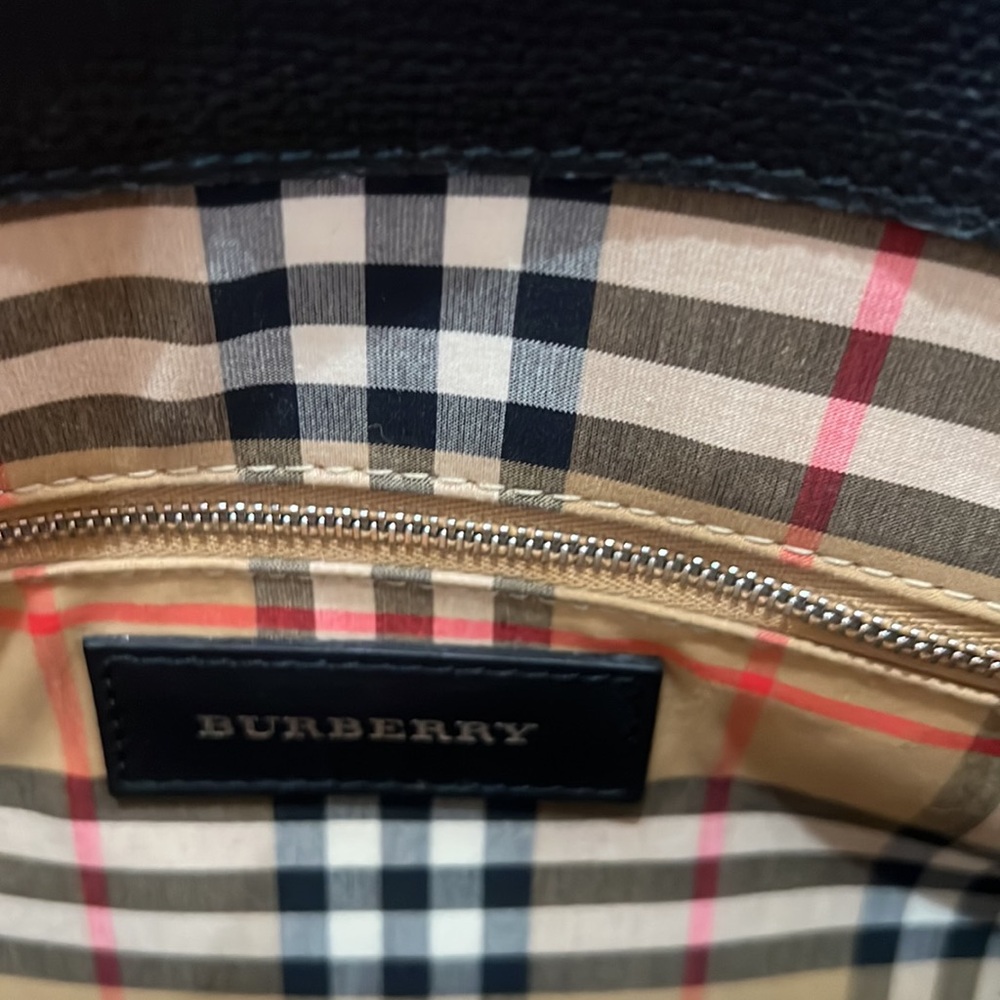 Burberry banner tote wide strap - Picture 8 of 14